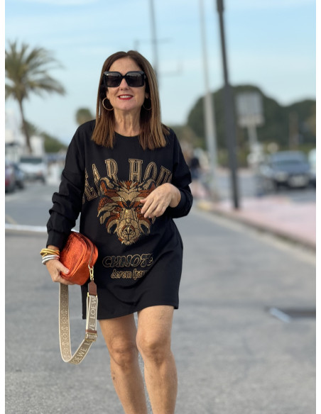 👗🐅✨ Vestido Negro con Tigre y Letras en Strass