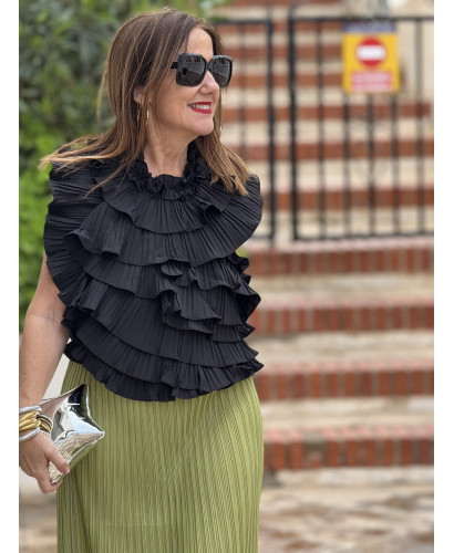 🌼 Top Halter Negro con Volantes: Elegancia y Estilo 🌼 2