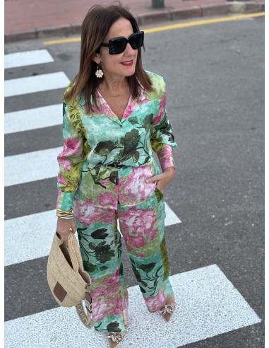 Conjunto Estampado: Flores en Verde y Rosa