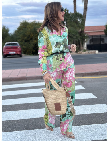 Conjunto Estampado: Flores en Verde y Rosa