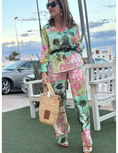 Conjunto Estampado: Flores en Verde y Rosa