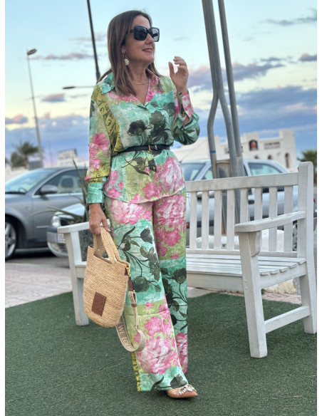 Conjunto Estampado: Flores en Verde y Rosa