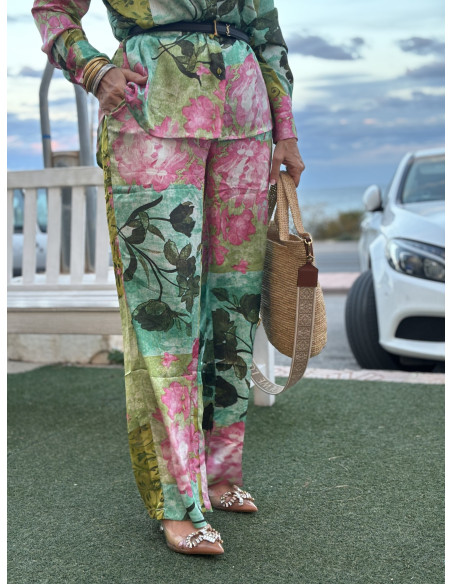 Conjunto Estampado: Flores en Verde y Rosa