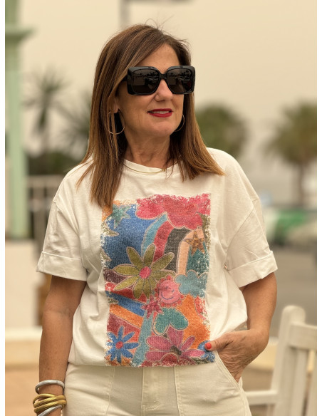 Camiseta Blanca con Detalle de Lentejuelas y Flores 🌺