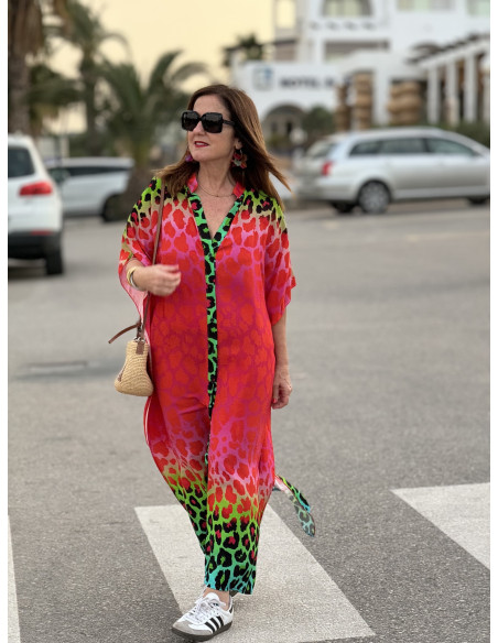 💃 Vestido Camisero Estampado Print: Elegancia en Rojo y Verde Lima 🎨