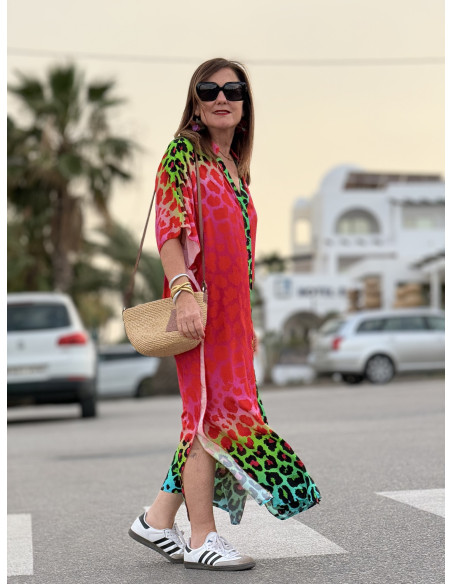 💃 Vestido Camisero Estampado Print: Elegancia en Rojo y Verde Lima 🎨