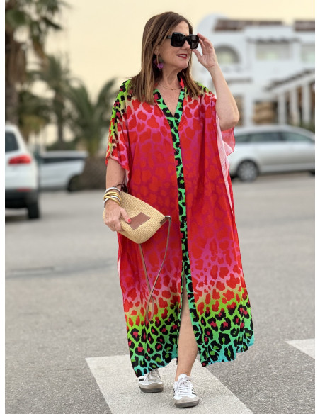 💃 Vestido Camisero Estampado Print: Elegancia en Rojo y Verde Lima 🎨