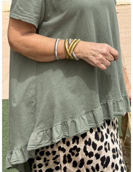 🌿 Camiseta Asimétrica en Verde Kaki: Estilo y Comodidad en Uno