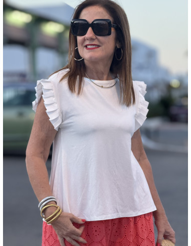 👚 Camiseta blanca con plisado de raso en las...