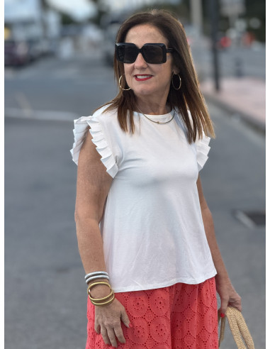 👚 Camiseta blanca con plisado de raso en las...