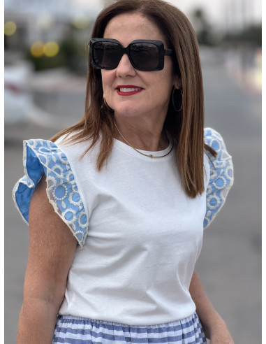 Camiseta Blanca con Manga de Volantes