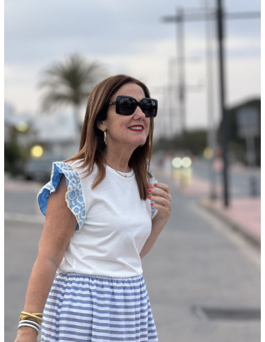 Camiseta Blanca con Manga de Volantes