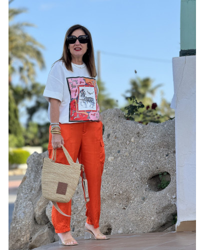 👕 Camiseta estampada con pedrería.