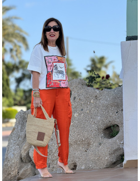 👕 Camiseta estampada con pedrería.
