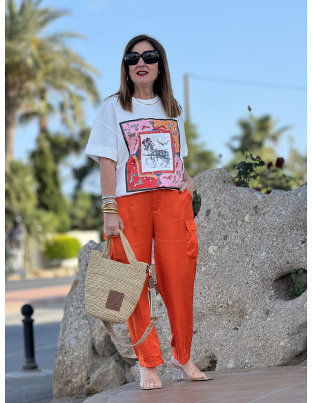 👕 Camiseta estampada con pedrería.