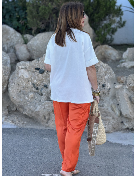 👕 Camiseta estampada con pedrería.