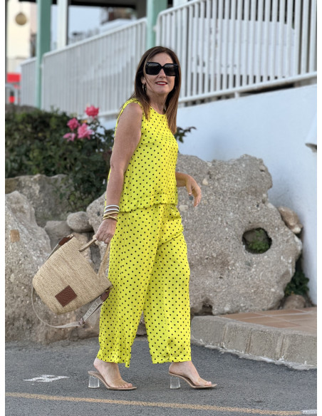 Top Satinado en Lima con Lunares Negros