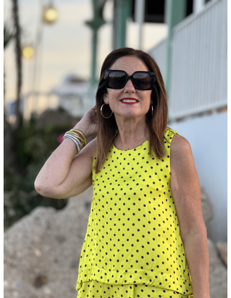 Top Satinado en Lima con Lunares Negros