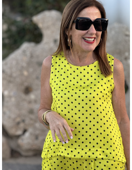 Top Satinado en Lima con Lunares Negros