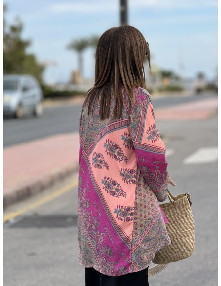 🌺 Kimono de Seda en Tonos Rosa : Elegancia Vibrante 🌿