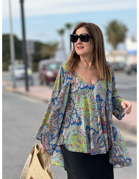 🌺 Kimono de Seda en Tonos verde y Azul: Elegancia Vibrante 🌿