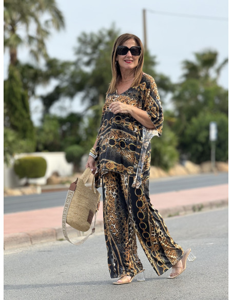 🖤 Blusón Punto Seda Negro con Estampado Animal Print y Cadenas