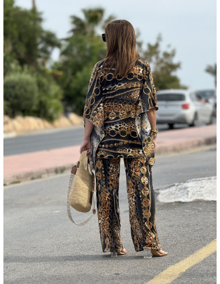 🖤 Blusón Punto Seda Negro con Estampado Animal Print y Cadenas