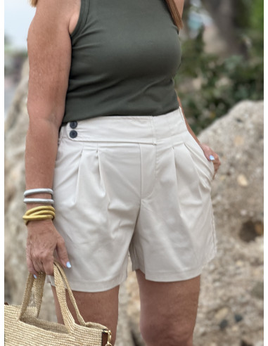 🩳 Pantalón Corto Crudo con Detalle de Botones 🩳