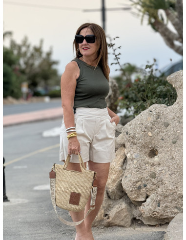 🩳 Pantalón Corto Crudo con Detalle de Botones 🩳