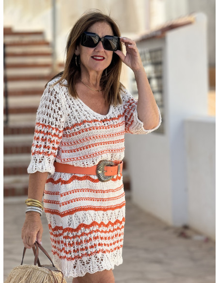 Vestido de Hilo en Crudo y Naranja con Escote de Pico