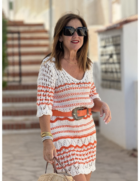 Vestido de Hilo en Crudo y Naranja con Escote de Pico