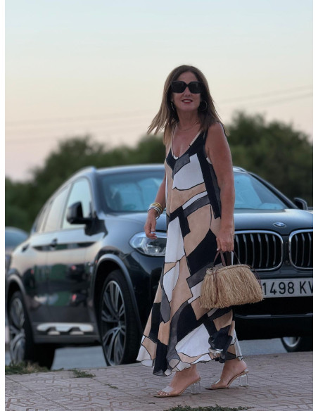 Vestido de Tirantes Evase con Estampado Geométrico en negro, blanco y camel