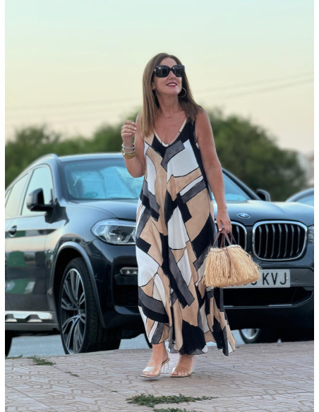Vestido de Tirantes Evase con Estampado Geométrico en negro, blanco y camel
