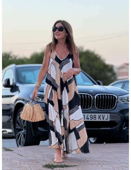 Vestido de Tirantes Evase con Estampado Geométrico en negro, blanco y camel