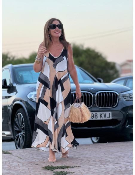 Vestido de Tirantes Evase con Estampado Geométrico en negro, blanco y camel