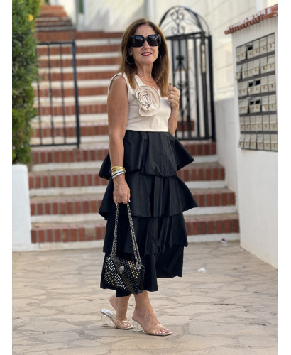Vestido Combinado Crudo y Negro con Volantes 2