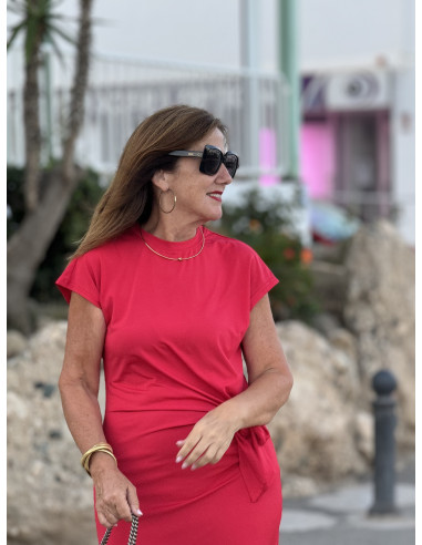 Vestido Rojo con Nudo Lateral y Abertura