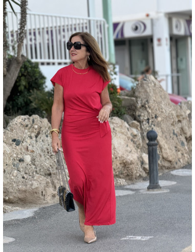 Vestido Rojo con Nudo Lateral y Abertura
