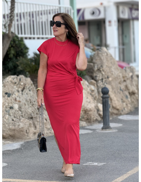 Vestido Rojo con Nudo Lateral y Abertura
