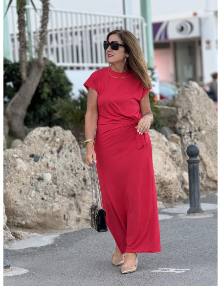 Vestido Rojo con Nudo Lateral y Abertura