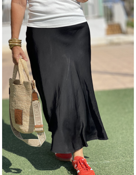✨Falda en satén negra