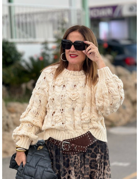 Suéter Punto Gordo con Detalle "8" y Flores 🌸