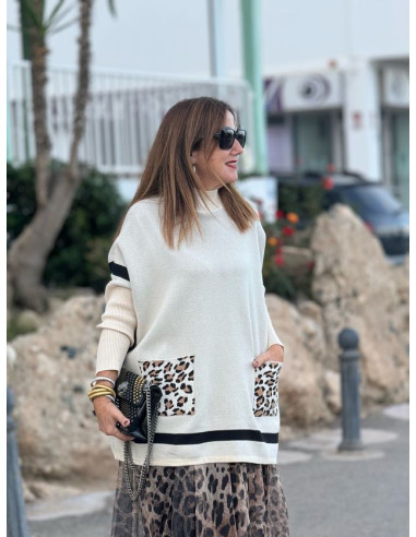 Suéter Tipo Capa con Cuello Chimenea y...