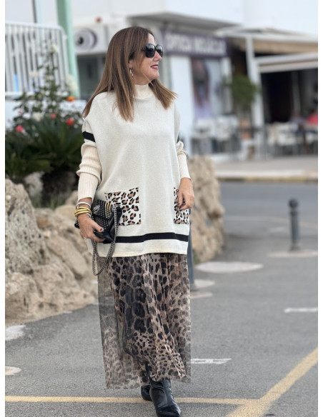 Suéter Tipo Capa con Cuello Chimenea y Bolsillos en Print 🍂