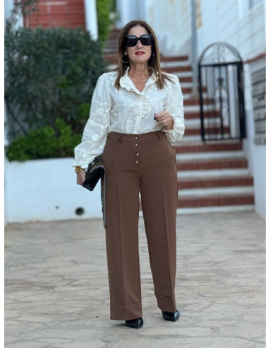 Pantalón marrón de talle alto con cierre de...