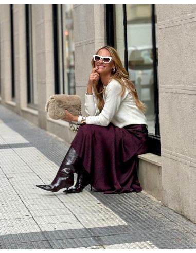 Falda de Satén Granate con Dibujo Negro y Corte...
