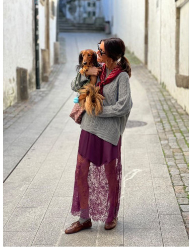 🌸 Falda Granate Satinada con Encaje