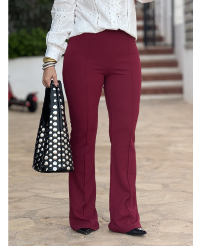 Pantalón Burdeos de Pata de Campana: Estilo y Comodidad...