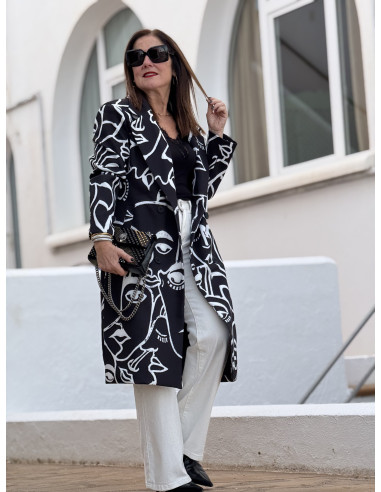 👥 Abrigo Cruzado con Estampado de Caras: Estilo...