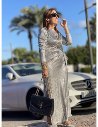 ✨ Vestido Metalizado en plata con Nudo Lateral